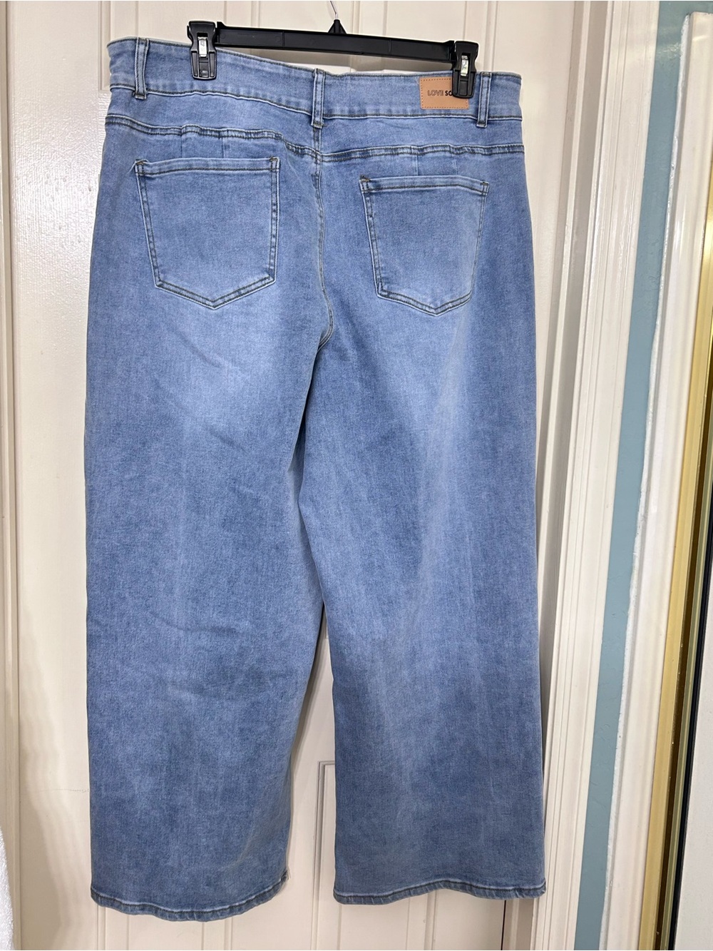 High-Rise Wide-Leg Jeans in Light Blue Denim size 22 - Picture 2 of 6